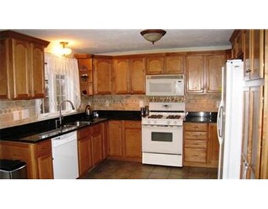 31 Cliffe Rd, Whitinsville, MA 01588 - photo 2