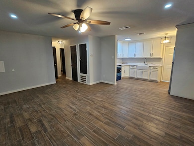 111 Mata Ln, Del Rio, TX 78840 - photo 2