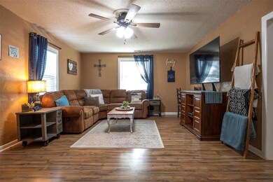 218 E 3rd St, Weatherford, TX 76086 - photo 4