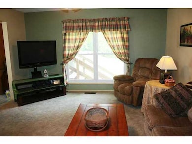 816 Hickory Dr, Marysville, OH 43040 - photo 2