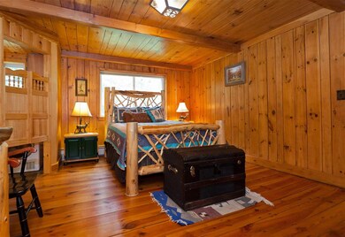 Furnished (excluding rugs and trunk)