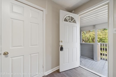 1120 Alsdorf St, Lansing, MI 48910 - photo 5