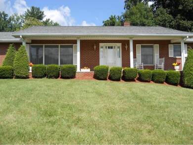 701 Hiwassee Hill Dr, Johnson City, TN 37601 - photo 4