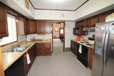 1222 E 3rd Ave, Mitchell, SD 57301 - photo 5