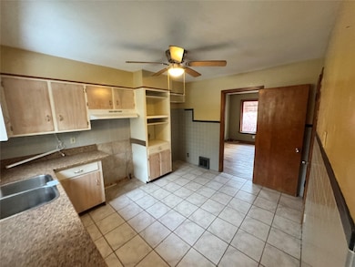 1848 E 7th St, Erie, PA 16511 - photo 2