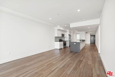 11847 Kiowa Ave unit ph6, Los Angeles, CA 90049 - photo 6