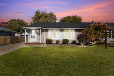 4042 W 89th Place, Hometown, IL 60456 - photo 2