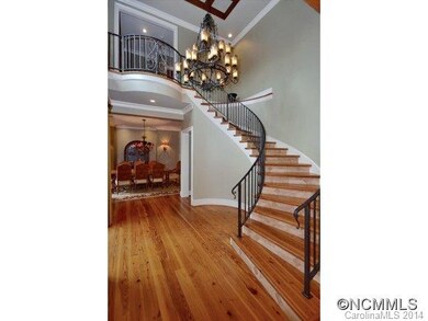 Sweeping staircase