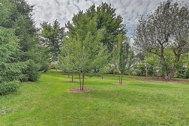 110 Marion Ct, Hiawatha, IA 52233 - photo 7