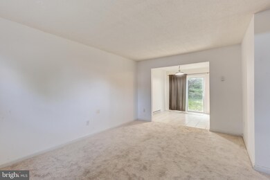 105 Carnival Dr, Taneytown, MD 21787 - photo 4