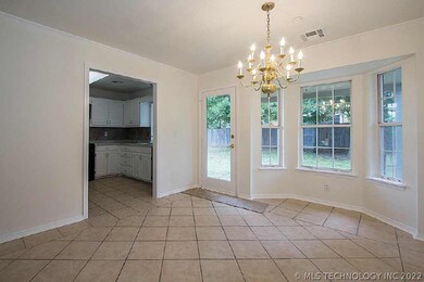 4212 S Poplar Ave, Broken Arrow, OK 74011 - photo 6