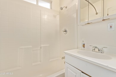 2102 E Oak St, Phoenix, AZ 85006 - photo 6