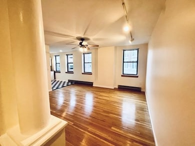 13 Thacher St unit 4, Boston, MA 02113 - photo 3