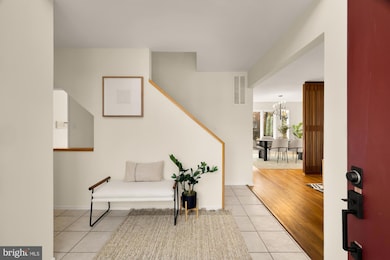 8809 Hidden Hill Ln, Potomac, MD 20854 - photo 4