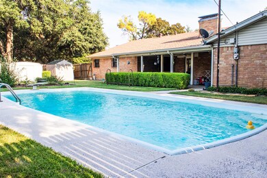 400 Circleview Dr N, Hurst, TX 76054 - photo 2