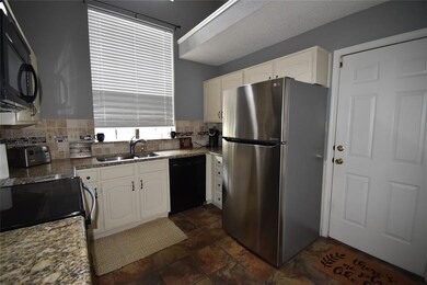 3016 Matterhorn Dr, Bedford, TX 76021 - photo 5