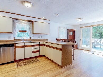 38 Garden St, Old Orchard Beach, ME 04064 - photo 3