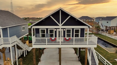 1036 Sunset Cir E, Crystal Beach, TX 77650 - photo 2