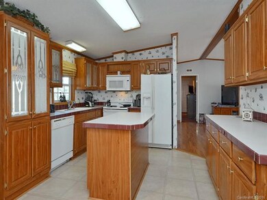 77 Mount Airy Rd, Marshall, NC 28753 - photo 3