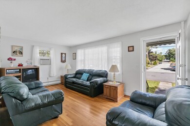 21 Packard St, Lawrence, MA 01843 - photo 4