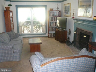 9003 Satyr Hill Rd, Parkville, MD 21234 - photo 3