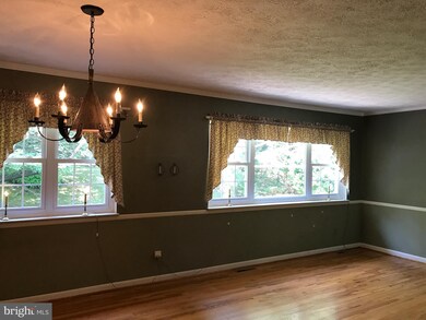 9118 Waltham Woods Rd, Parkville, MD 21234 - photo 6