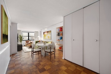 The Crystal House unit 1008, New York, NY 10010 - photo 2