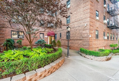 102-25 67th Rd unit 3C, Forest Hills, NY 11375 - photo 2