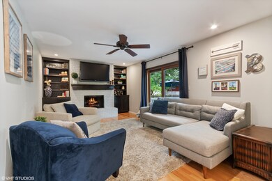 1322 Carol Ln, Naperville, IL 60565 - photo 6