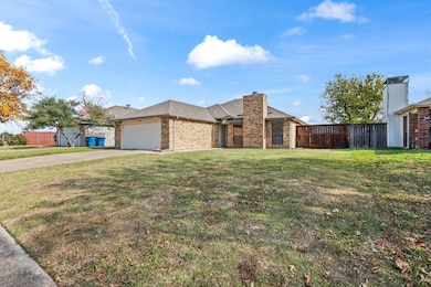 3205 Hillcrest Dr, Rowlett, TX 75088 - photo 2