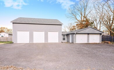 2060 Decker Rd, Maryville, IL 62062 - photo 2