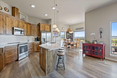 2213 NE Bunchgrass Ct, Madras, OR 97741 - photo 6