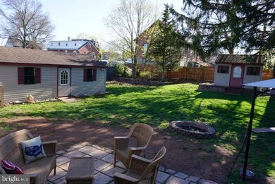 425 Macoby St, Pennsburg, PA 18073 - photo 5