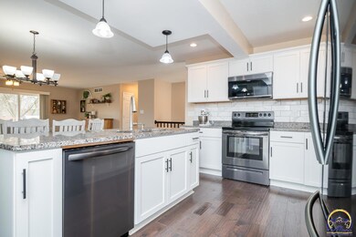 5232 SW Fairlawn Rd, Topeka, KS 66610 - photo 6