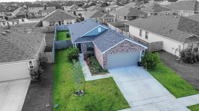 1199 Filly Creek Dr, Alvin, TX 77511 - photo 2