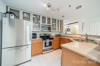 521 N Graham St unit 3E, Charlotte, NC 28202 - photo 6