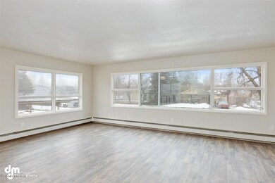 02-Living Room-ELKO0602