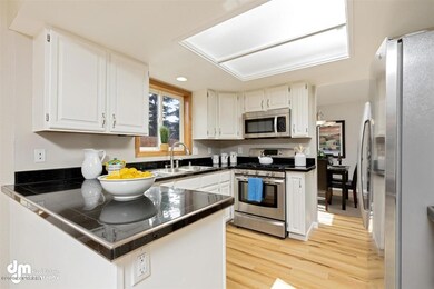 22-Kitchen 20200429-DW-5421