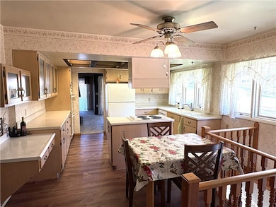 1421 Miller St, Conway, PA 15027 - photo 2