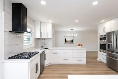 1028 Aspen Ct, Lake Zurich, IL 60047 - photo 2