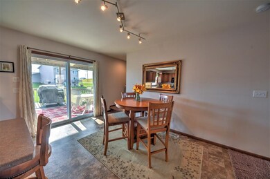 3106 Blackberry Cir SW, Cedar Rapids, IA 52404 - photo 5