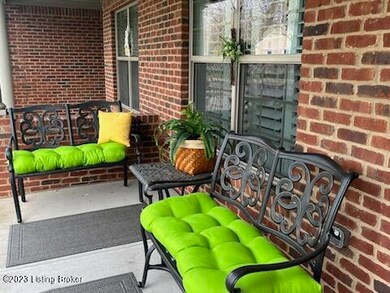 3215 Brittany Pointe Ln, Louisville, KY 40220 - photo 4