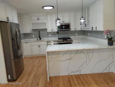 4312 Buckingham Dr, Schenectady, NY 12304 - photo 2