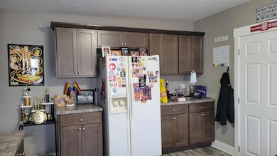 424 Elm St, Lowell, MI 49331 - photo 3