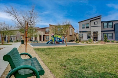 View of front of property featuring a front yard,