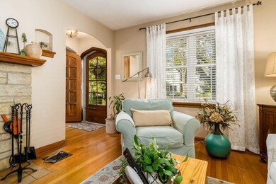 011_- 129 W Schreyer Pl - 030