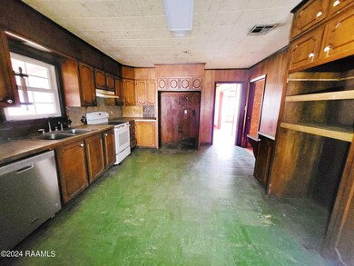 KITCHEN (2)