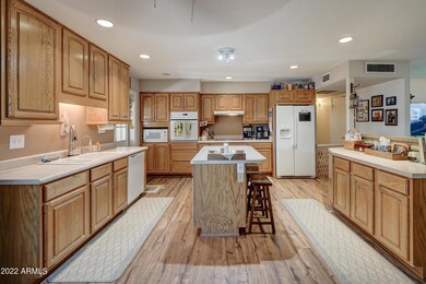 3207 W Cholla St-7