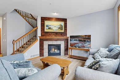 1976 Clover Ridge Dr, Chaska, MN 55318 - photo 4