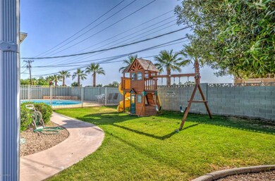 Yard (1 of 8)